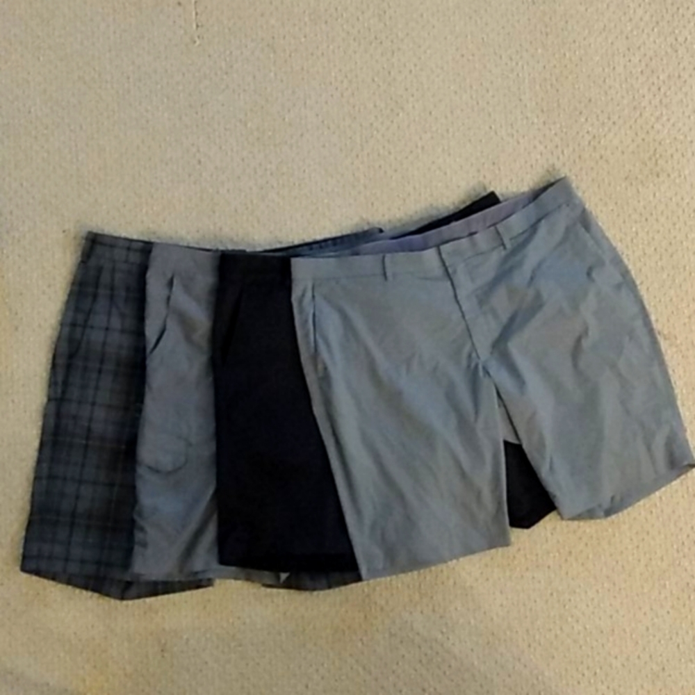 Mens light weight shorts, size 40
